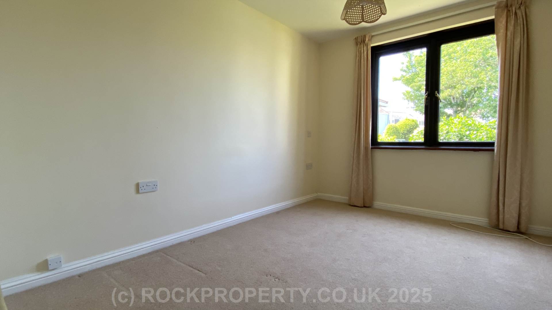 GREAT VALUE 2 BED APARTMENT, St Clement Coast Rd, Image 4