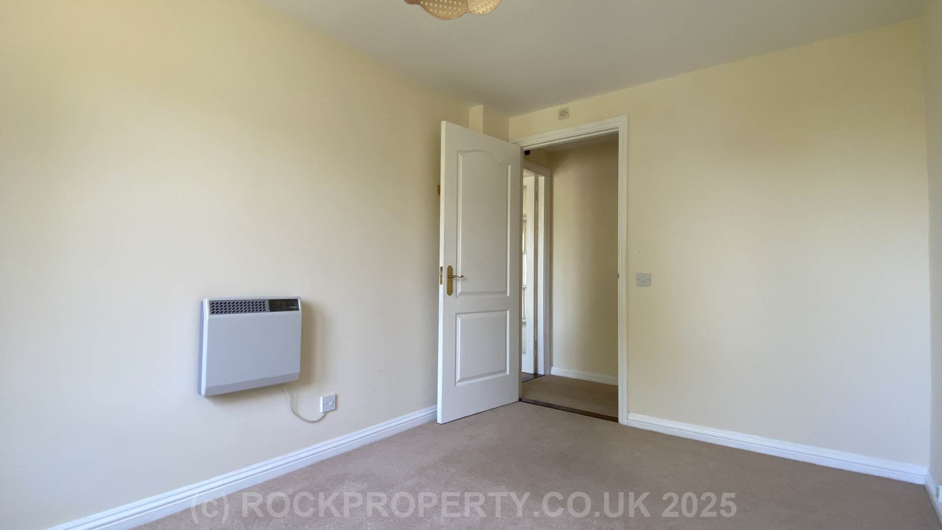 GREAT VALUE 2 BED APARTMENT, St Clement Coast Rd, Image 5