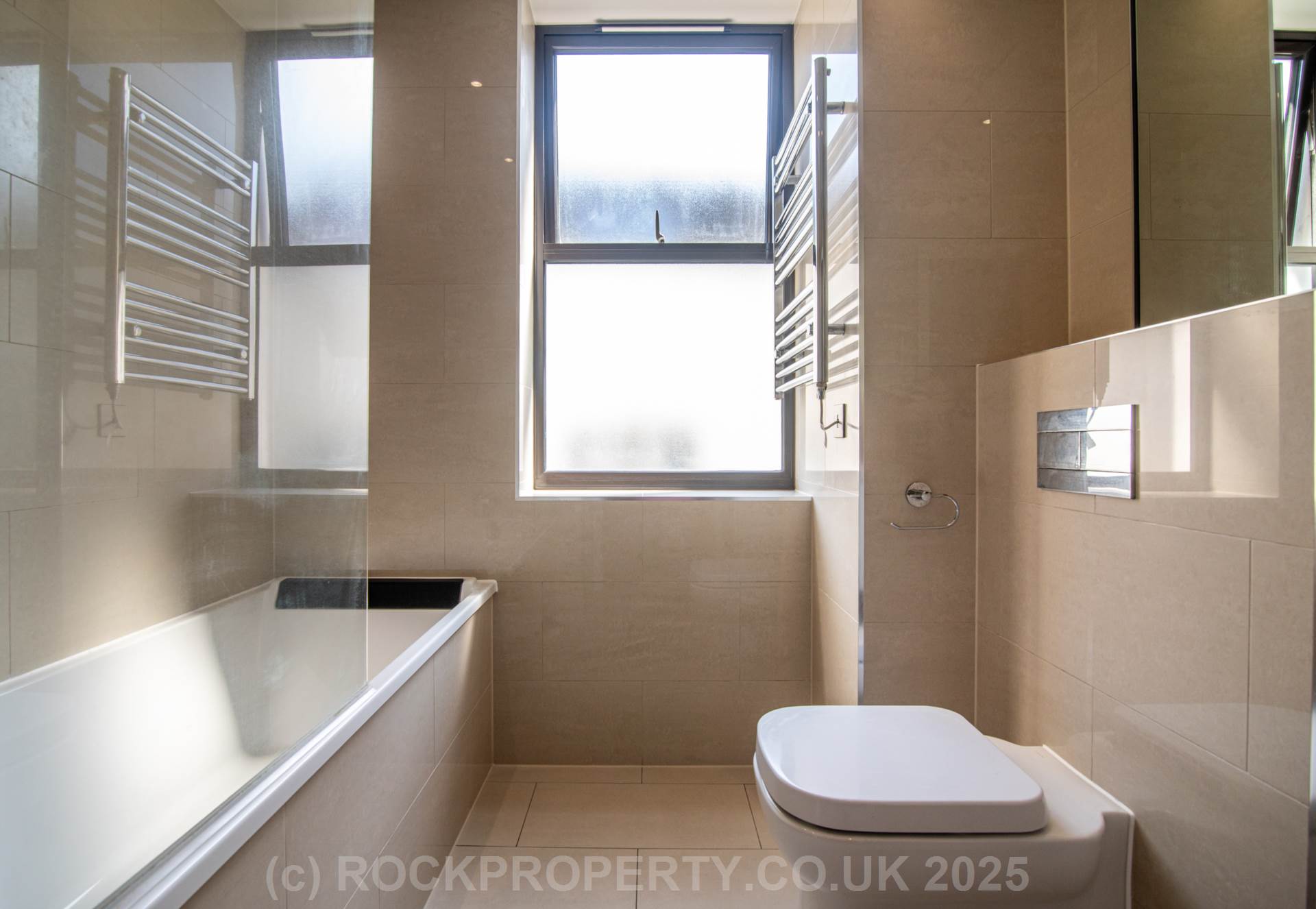 SUPERB 1 BED WITH W/F BALCONY, Bath Street, St Helier, Image 12
