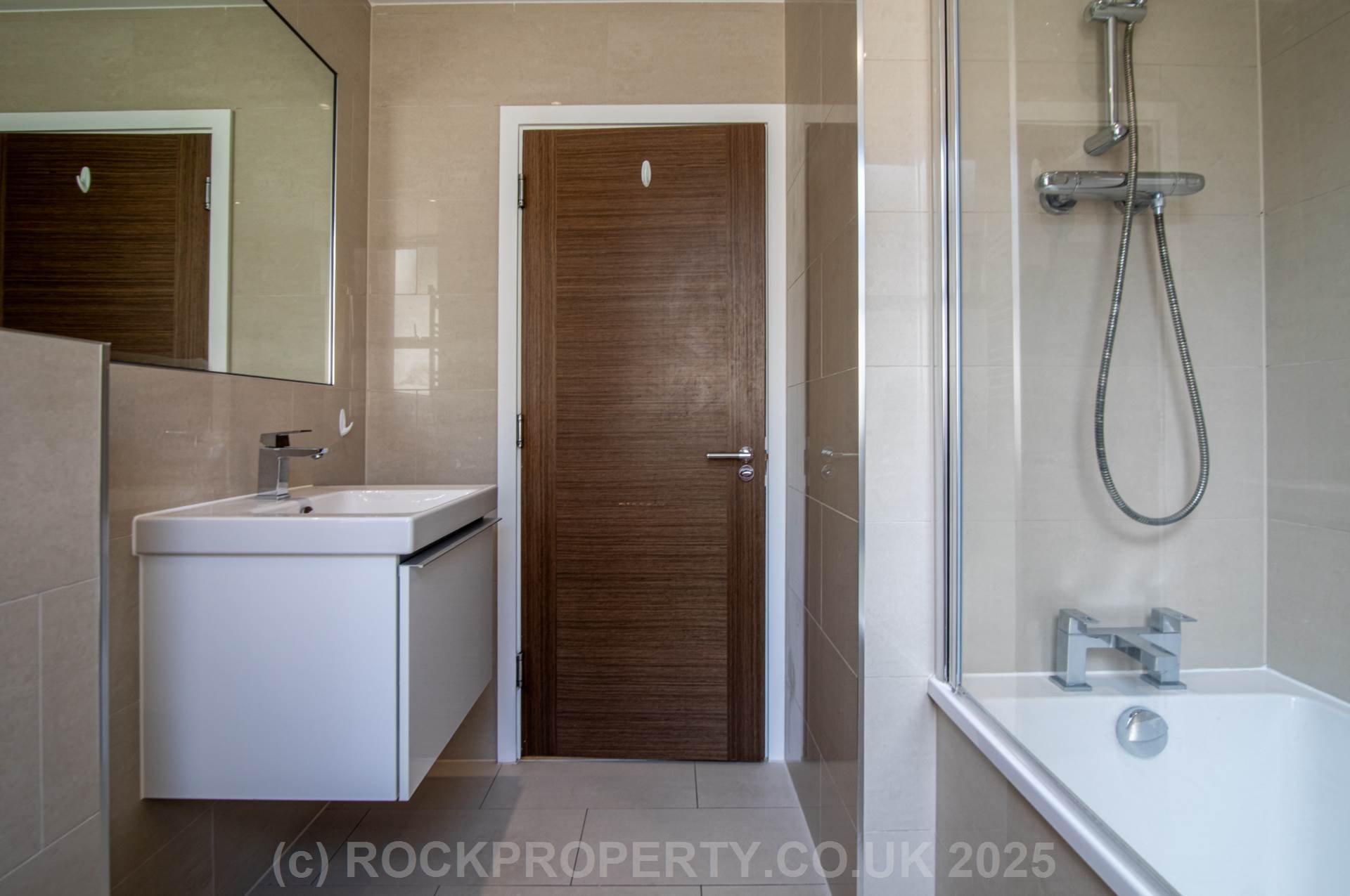 SUPERB 1 BED WITH W/F BALCONY, Bath Street, St Helier, Image 13