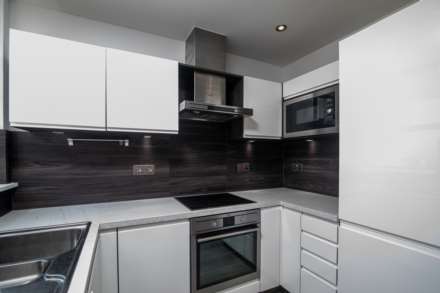 SUPERB 1 BED WITH W/F BALCONY, Bath Street, St Helier, Image 5