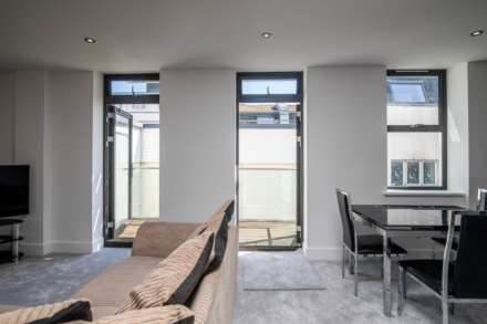 SUPERB 1 BED WITH W/F BALCONY, Bath Street, St Helier, Image 7