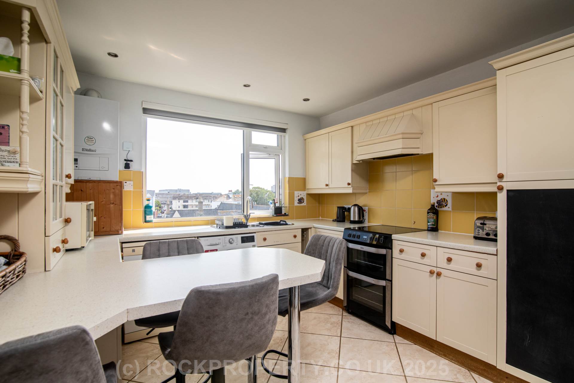 3 BED 2 BATH DUPLEX APARTMENT, Grosvenor Terrace, St Helier, Image 18