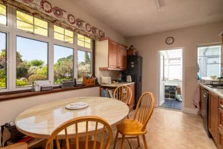 Large 4 Bed Detached House, Le Mont Felard, St Lawrence, Image 11