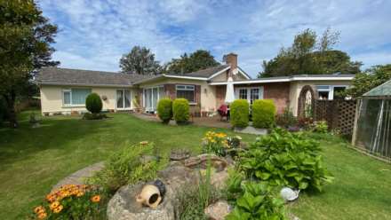 LARGE 3 BED 3 BATH BUNGALOW, La Rue Es Abbes, Rural St John