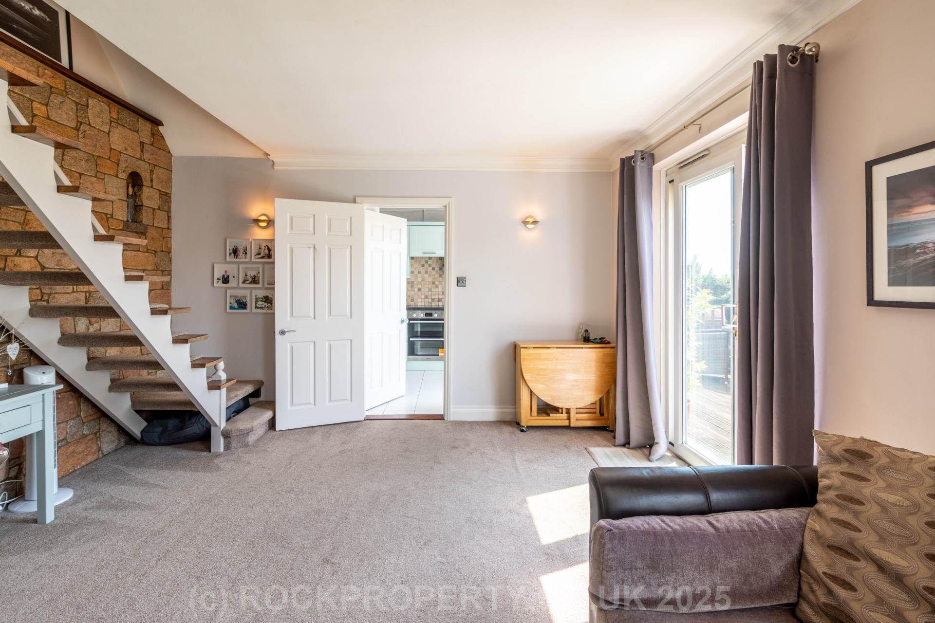 2 Bed with Fabulous Views, Garden & Parking, La Vallee De St. Pierre, St Lawrence, Image 10