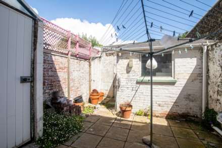 SPACIOUS 3 BED 2 BATH, Pomona Road, St Helier, Image 17