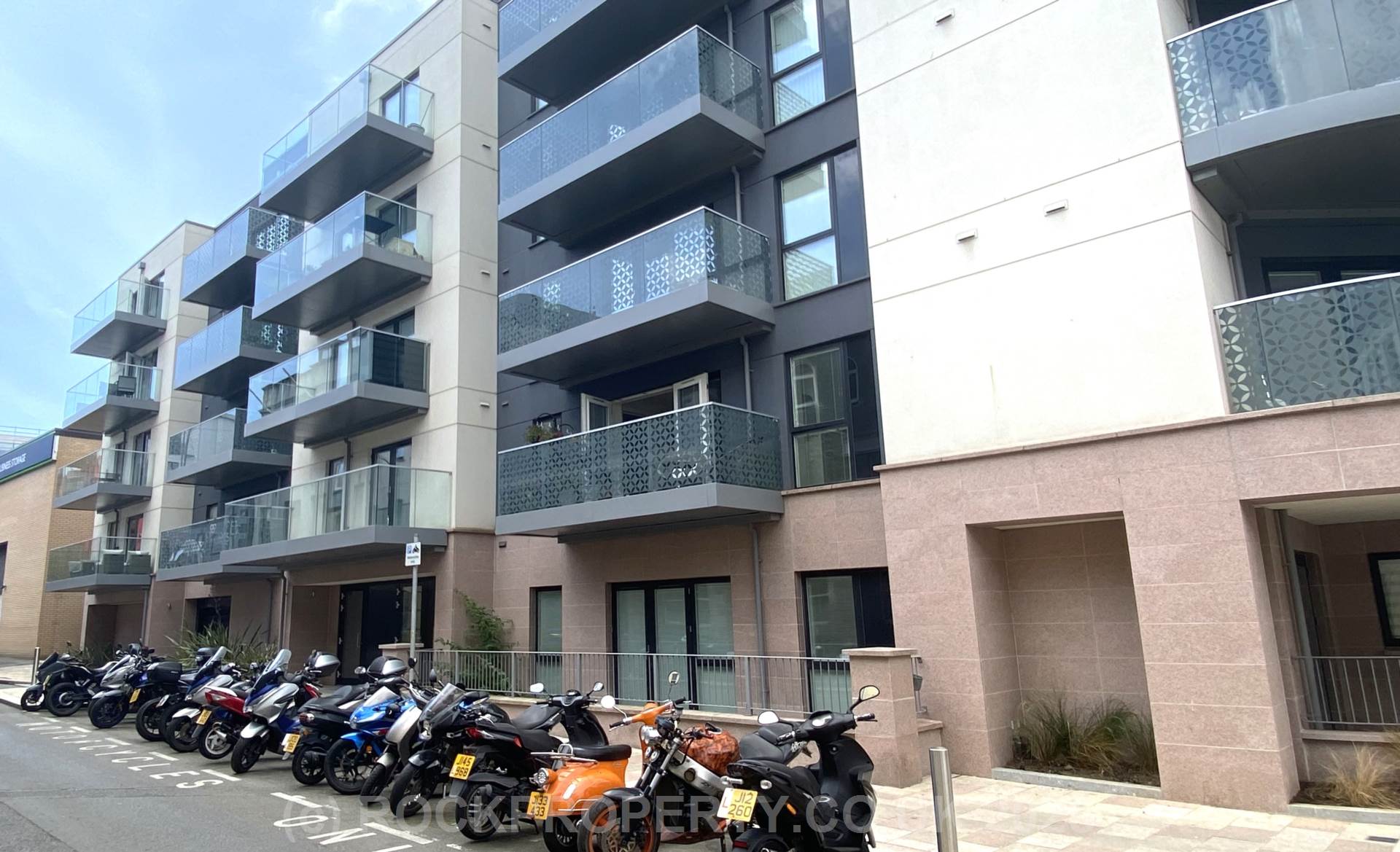 STUNNING 2 BED 2 BATH, Hilary Street, St Helier, Image 21