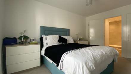 STUNNING 2 BED 2 BATH, Hilary Street, St Helier, Image 12