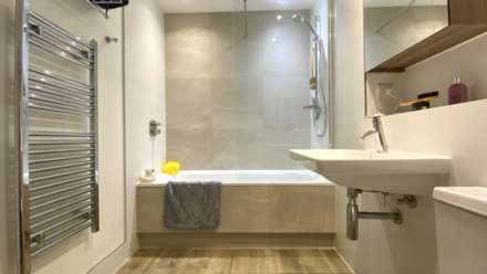 STUNNING 2 BED 2 BATH, Hilary Street, St Helier, Image 17