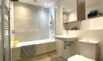STUNNING 2 BED 2 BATH, Hilary Street, St Helier, Image 18