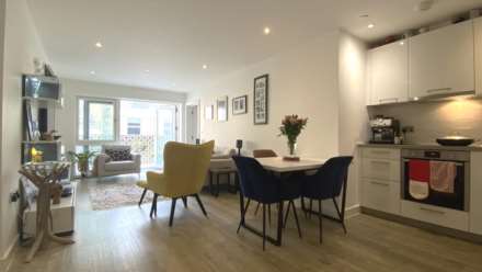 STUNNING 2 BED 2 BATH, Hilary Street, St Helier, Image 3