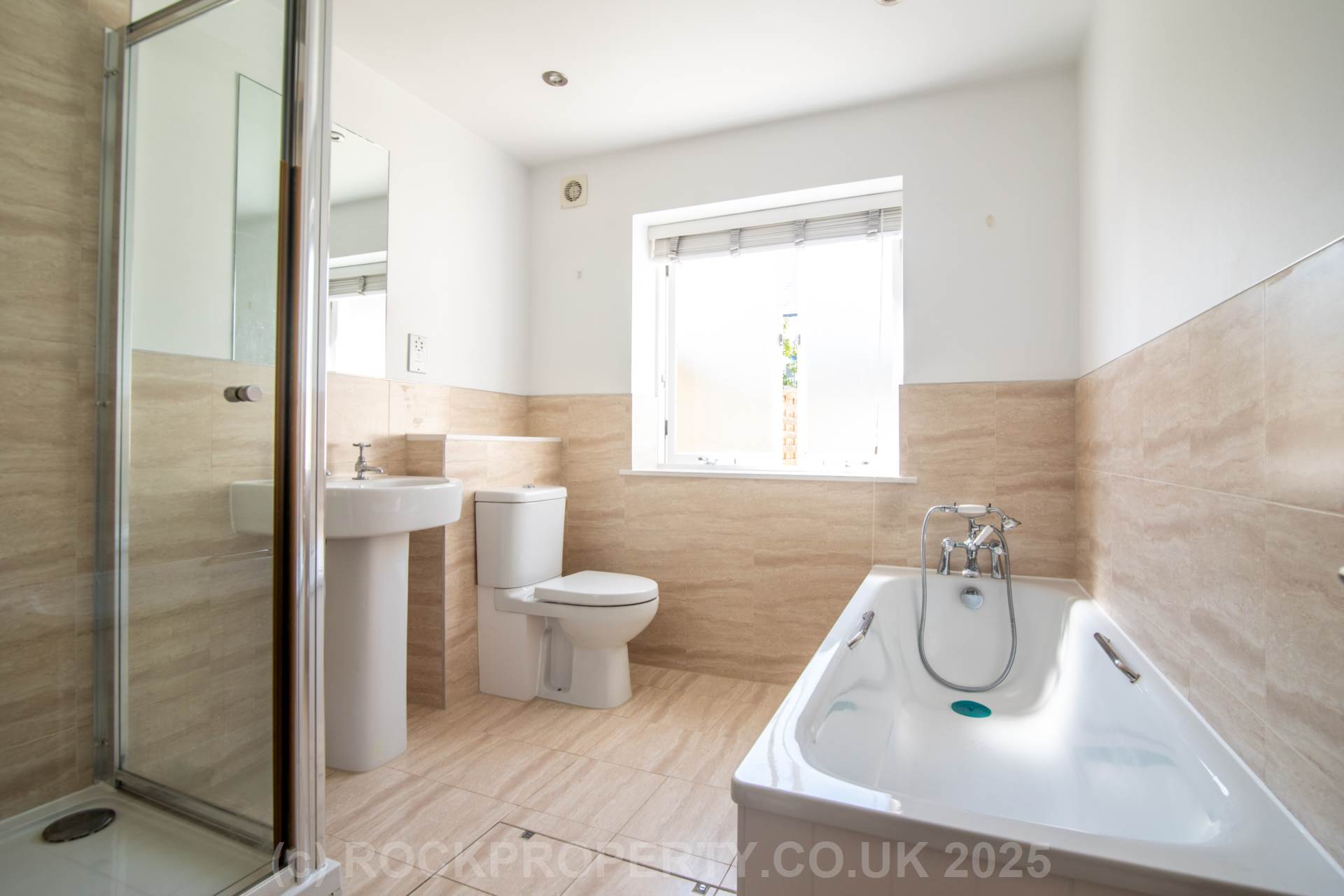 LET AGREED BY ROCKPROPERTY, Gorey Village Main Road, Grouville, Image 16