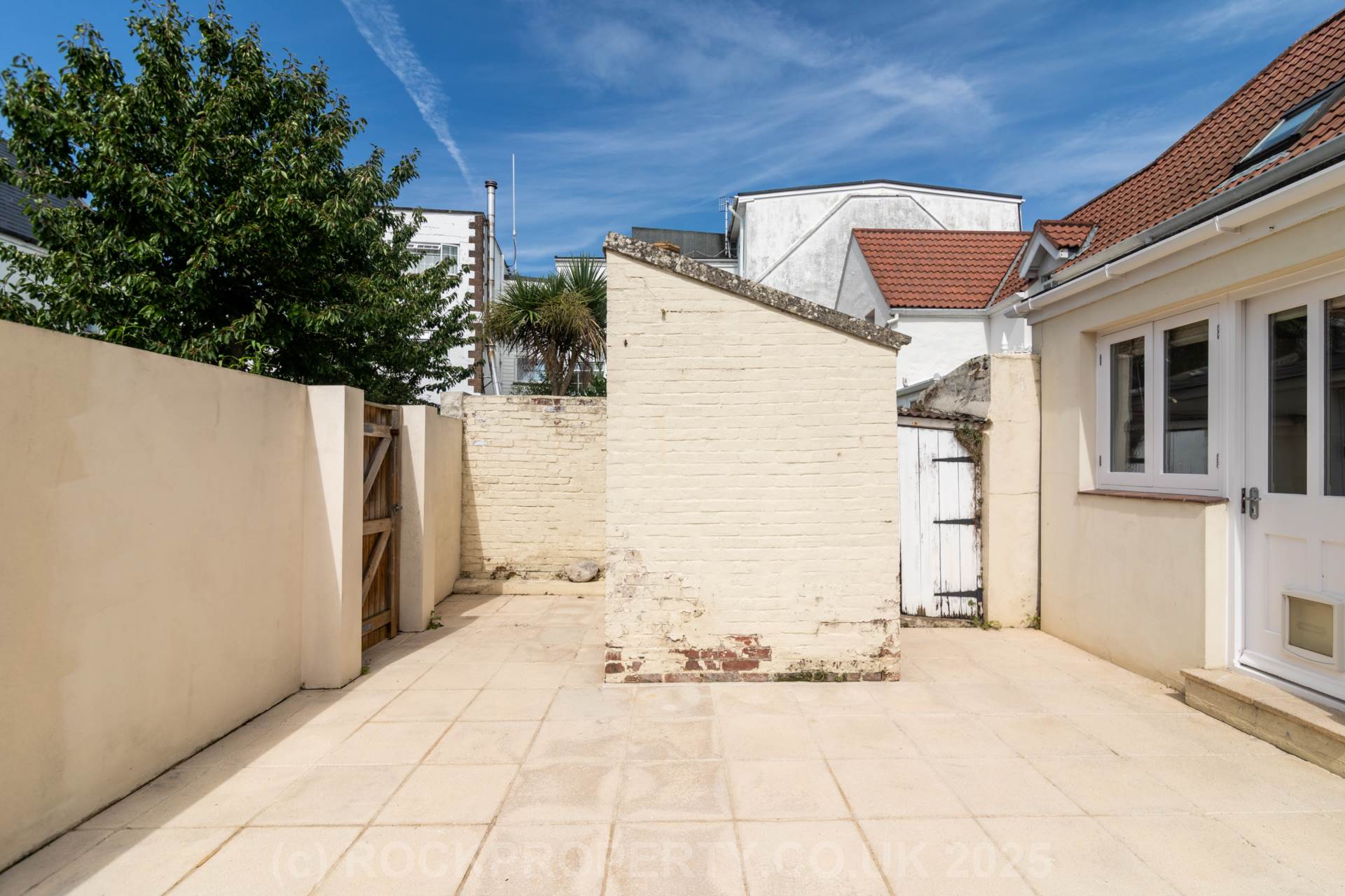 LET AGREED BY ROCKPROPERTY, Gorey Village Main Road, Grouville, Image 6