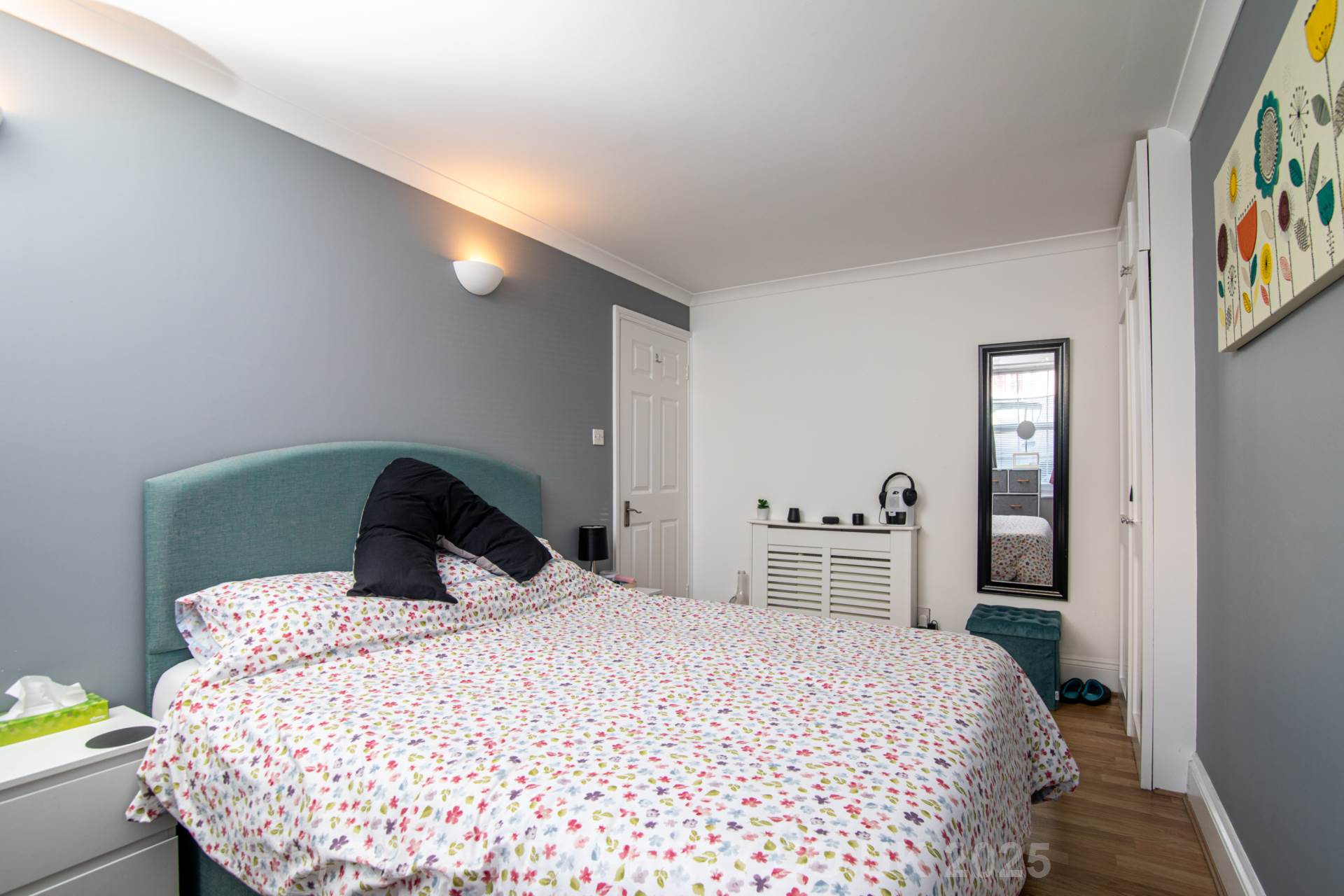 TWO DOUBLE BEDS + PARKING, Town Outskirts, Image 11