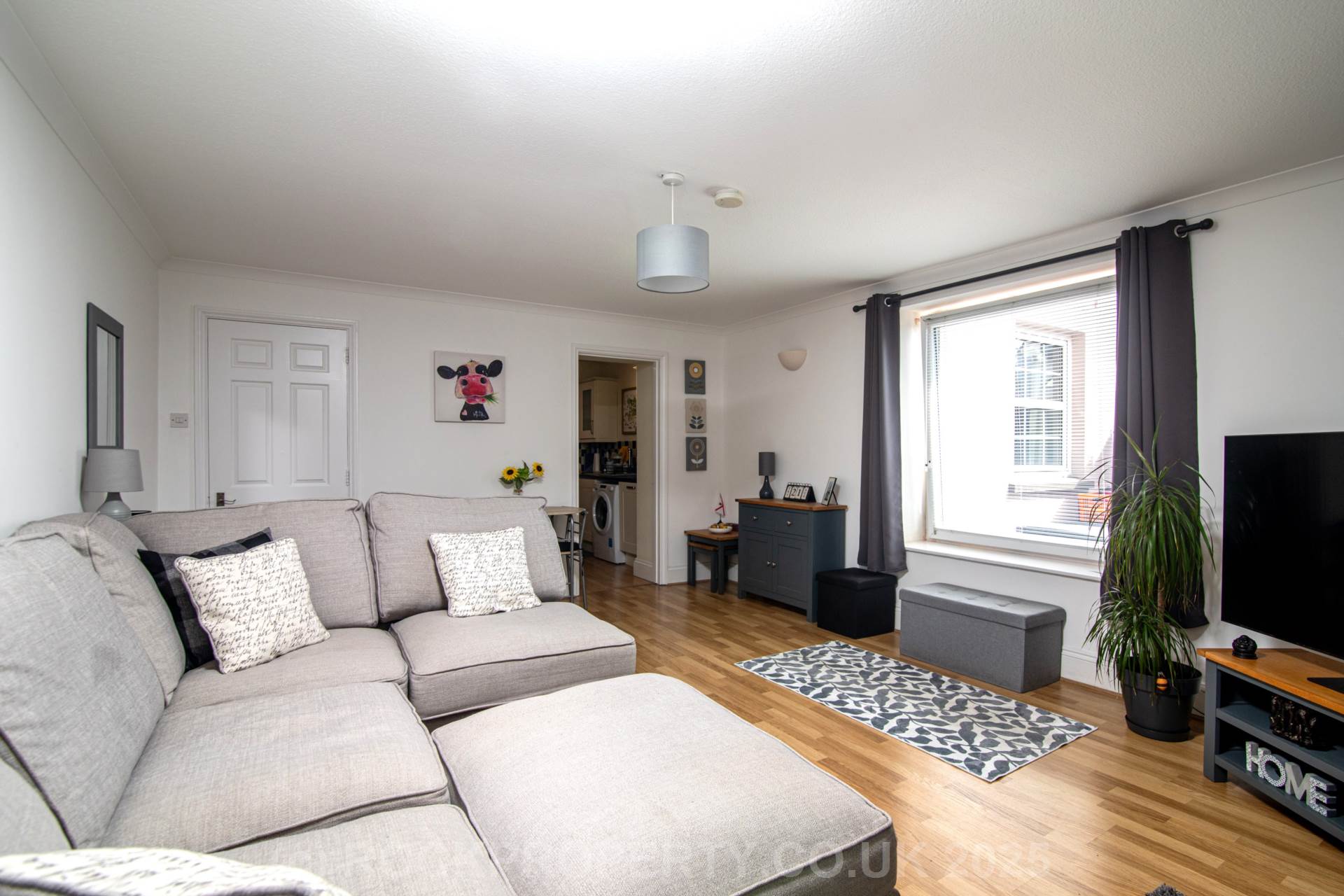 TWO DOUBLE BEDS + PARKING, Town Outskirts, Image 2