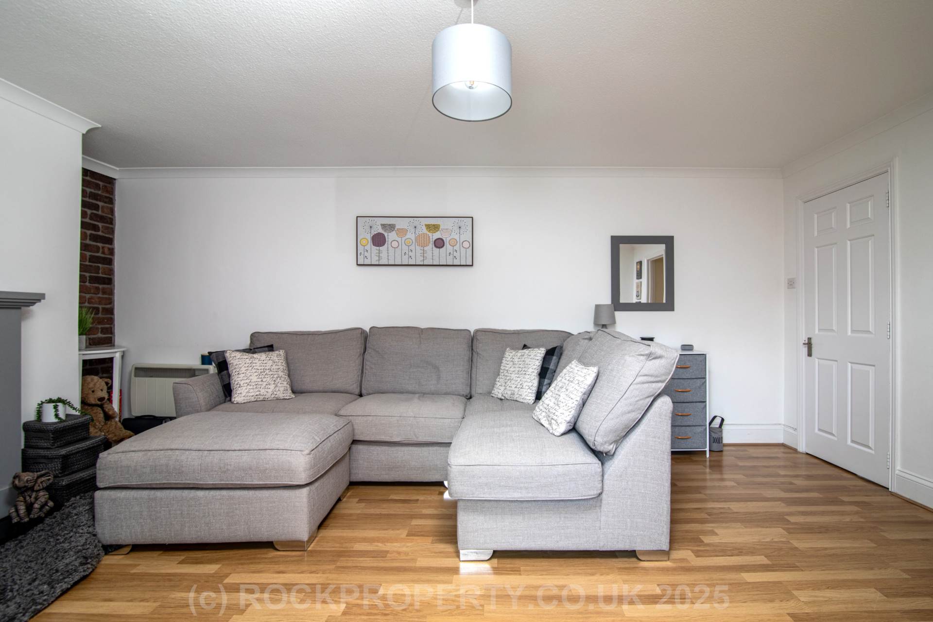 TWO DOUBLE BEDS + PARKING, Town Outskirts, Image 4