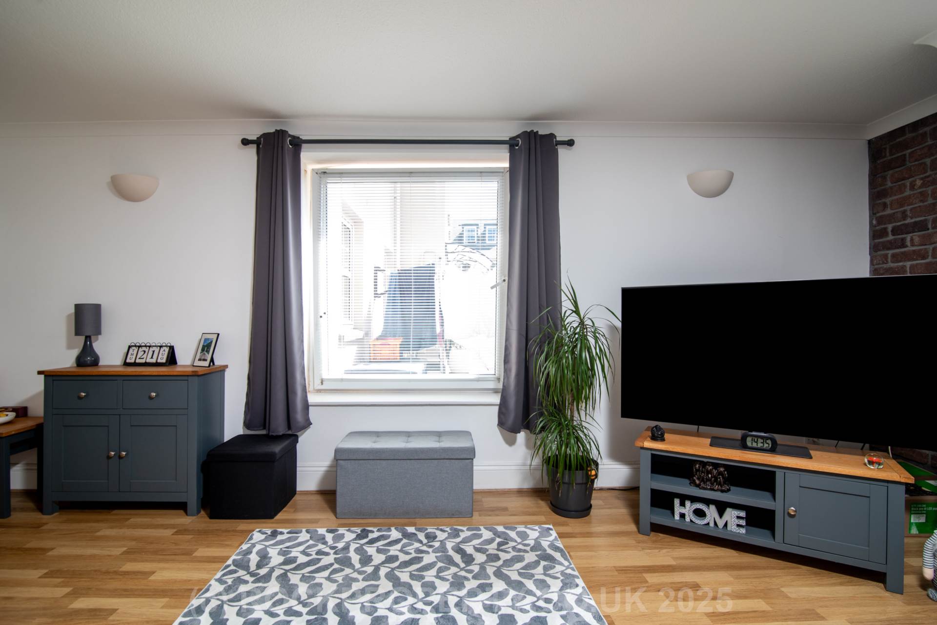 TWO DOUBLE BEDS + PARKING, Town Outskirts, Image 5