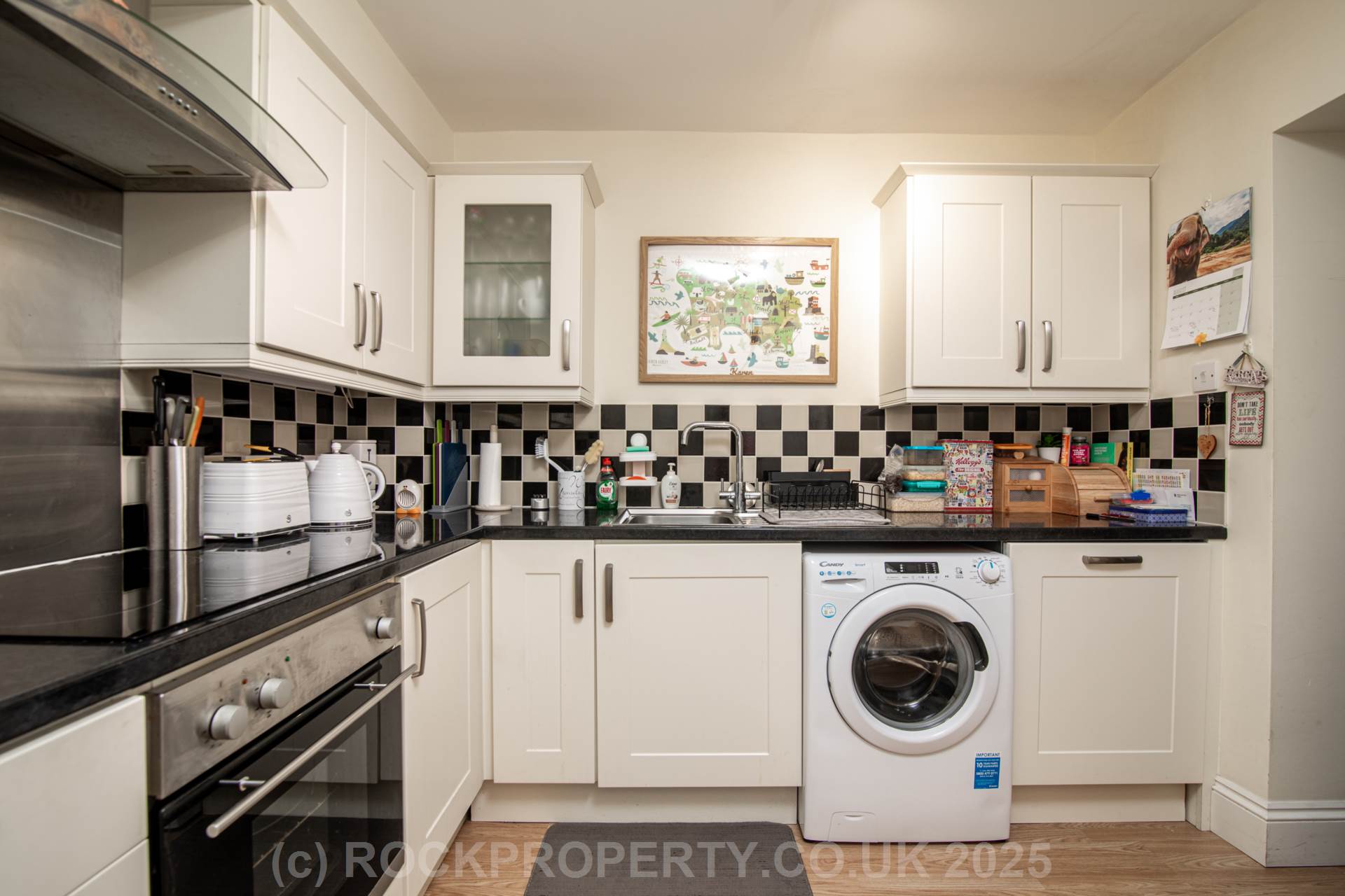 TWO DOUBLE BEDS + PARKING, Town Outskirts, Image 8