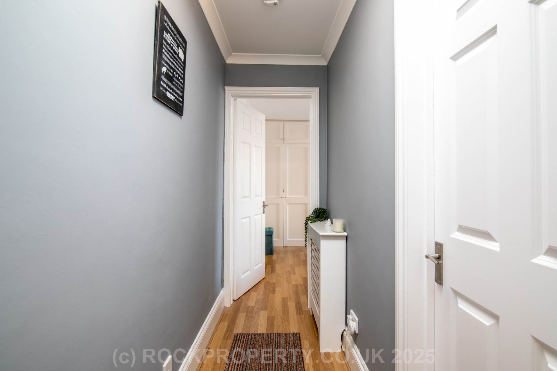 TWO DOUBLE BEDS + PARKING, Town Outskirts, Image 9