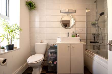 TWO DOUBLE BEDS + PARKING, Town Outskirts, Image 14