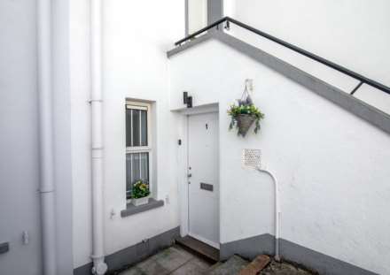 TWO DOUBLE BEDS + PARKING, Town Outskirts, Image 15