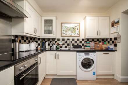 TWO DOUBLE BEDS + PARKING, Town Outskirts, Image 8