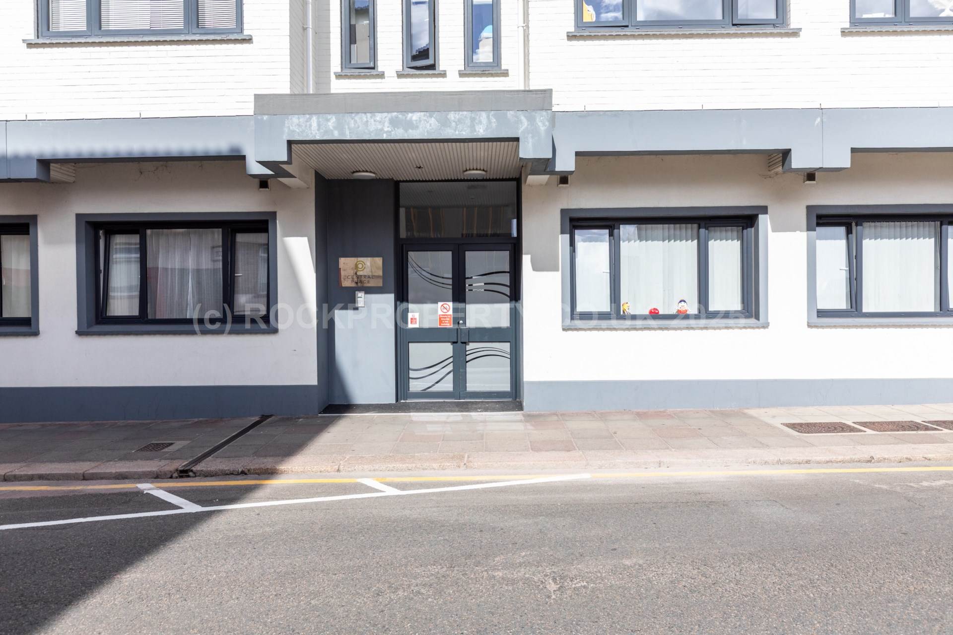 SPACIOUS 1 BED FLAT, St Helier, Image 13