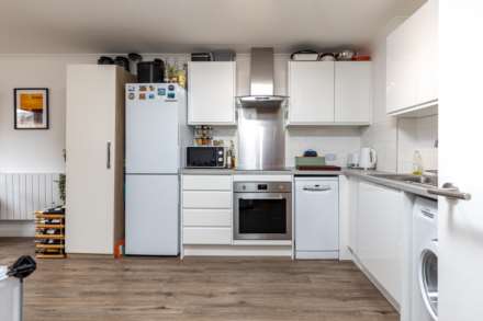 SPACIOUS 1 BED FLAT, St Helier, Image 7