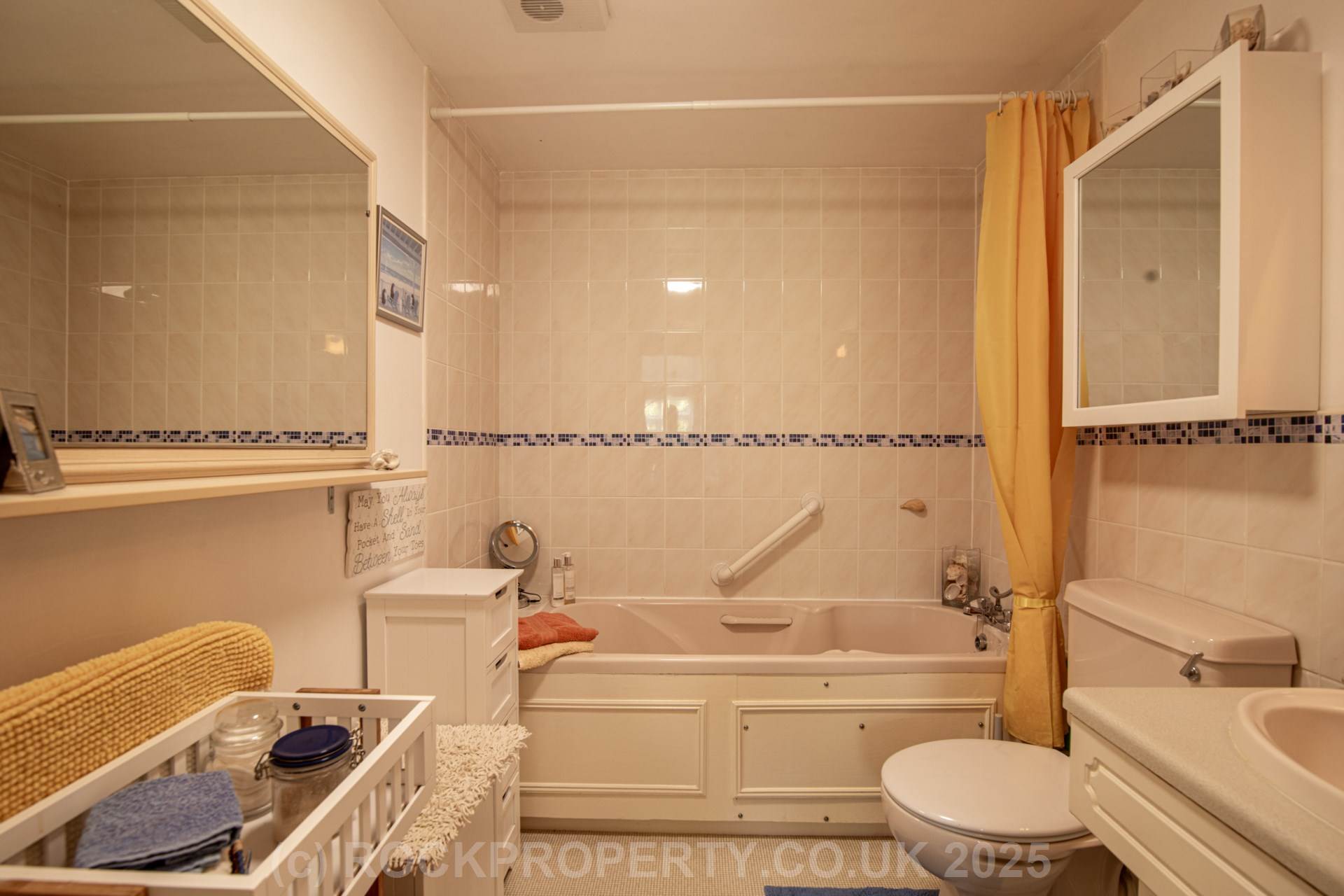 SUPERB 2 BED APARTMENT, Oaklands Manor, Rural St Saviour, Image 19
