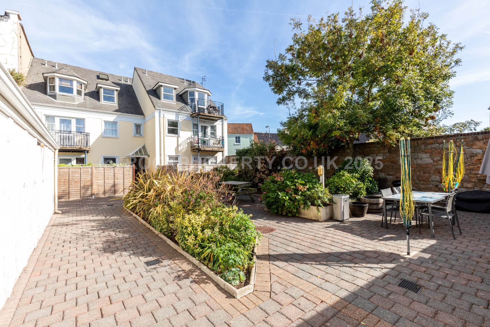 Spacious 1 Bed Flat, Val Plaisant, St Helier, Image 2