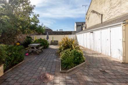 Spacious 1 Bed Flat, Val Plaisant, St Helier, Image 16
