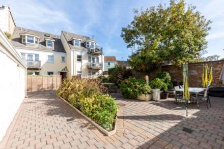 Spacious 1 Bed Flat, Val Plaisant, St Helier, Image 2