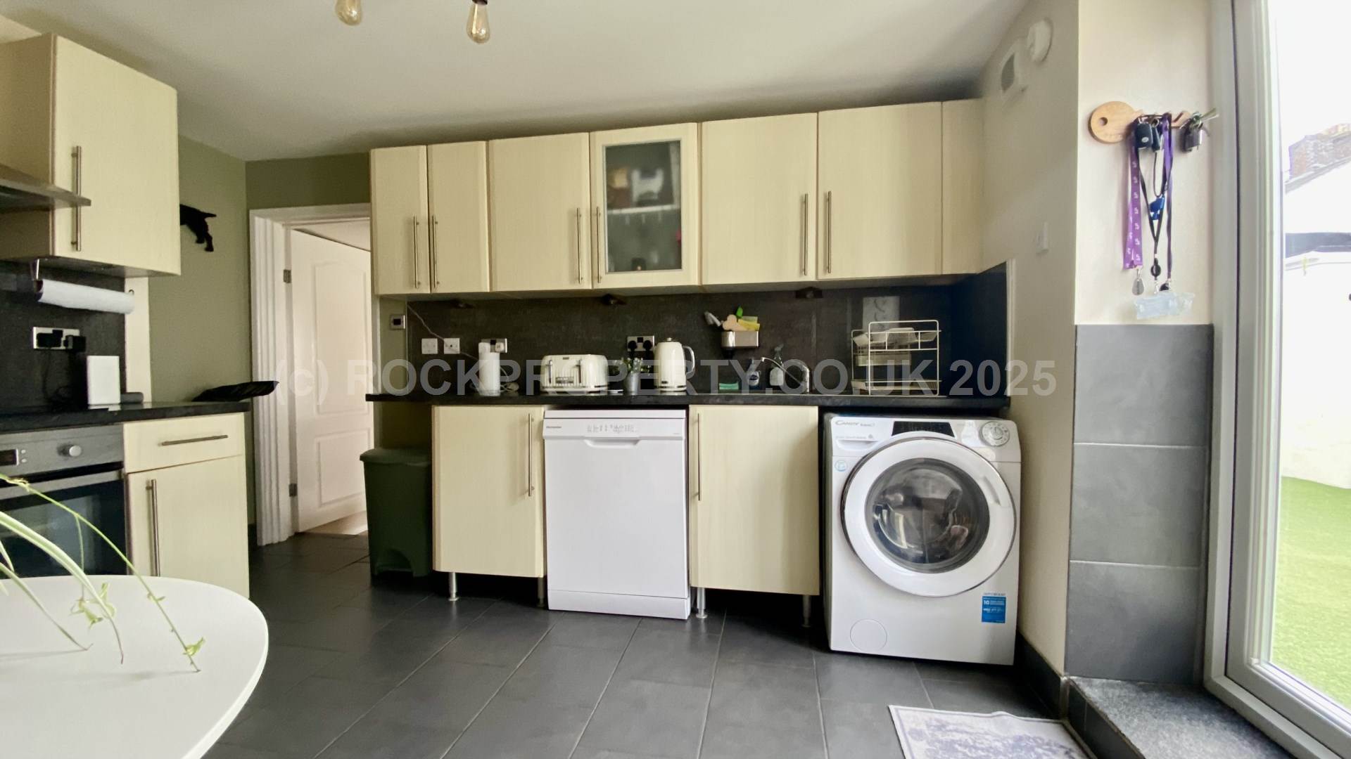 VERSATILE 3 BED 2 BATH HOME, Byron Lane, St Helier, Image 10