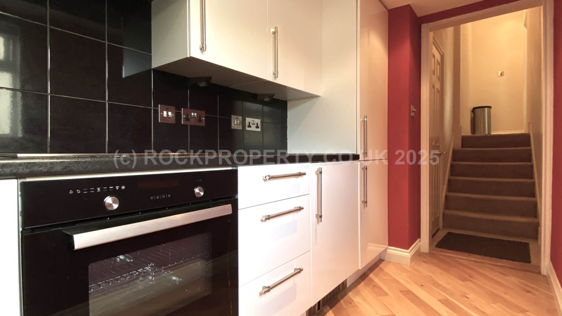 LARGE 1 BED + PARKING, Rouge Bouillon, St Helier, Image 12