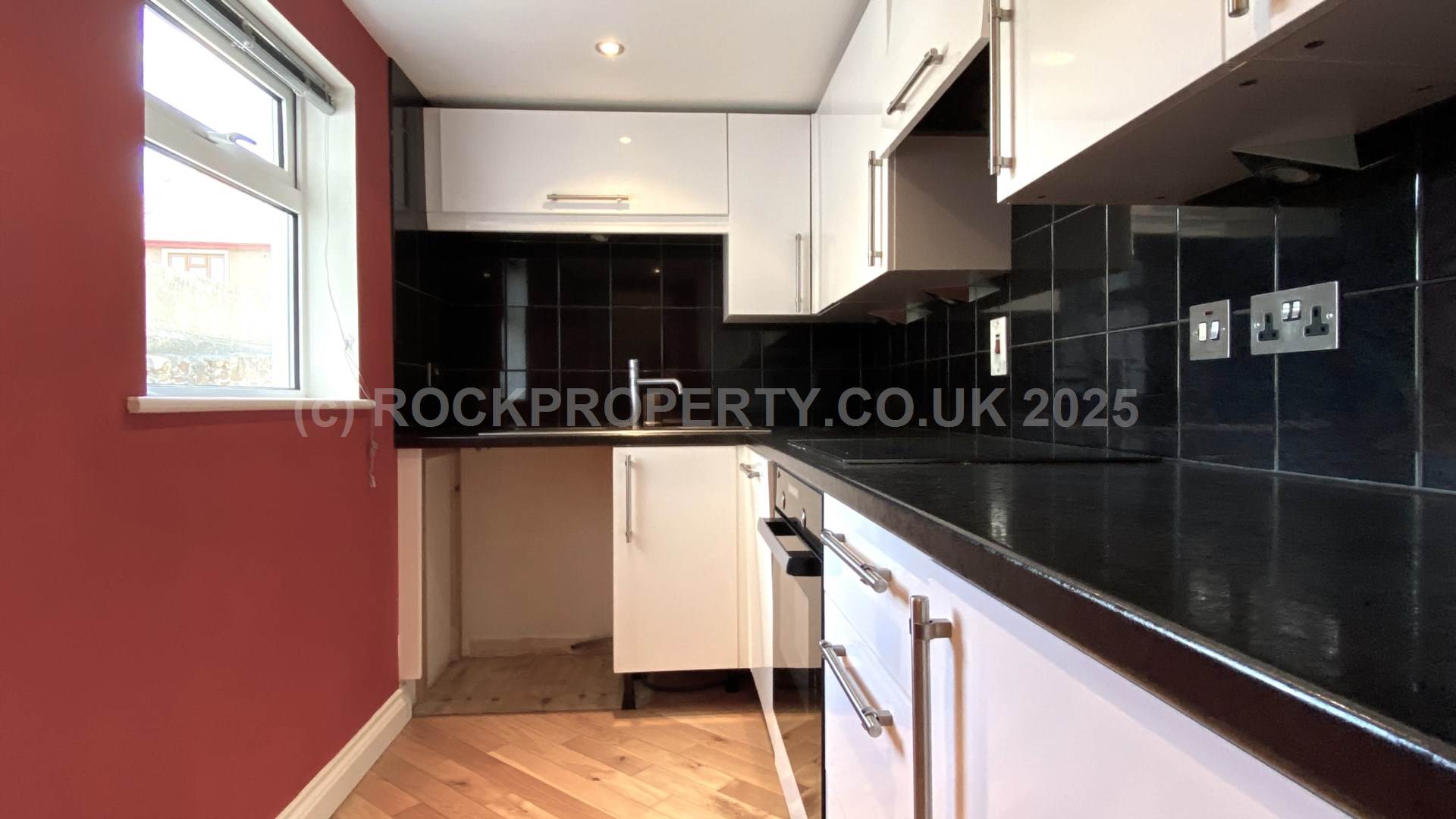 LARGE 1 BED + PARKING, Rouge Bouillon, St Helier, Image 13