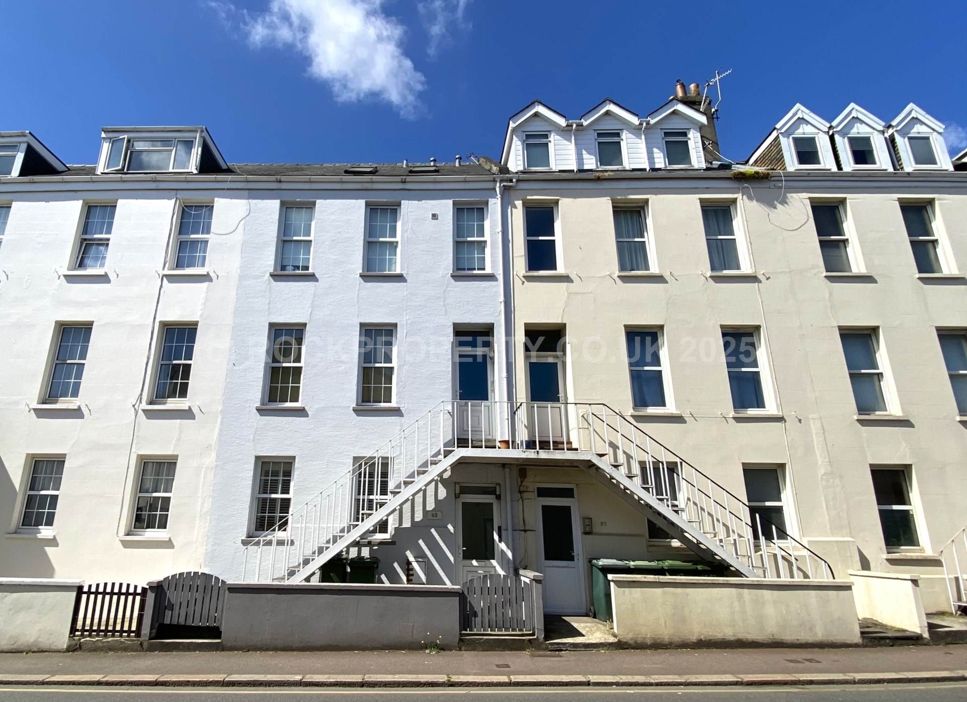 LARGE 1 BED + PARKING, Rouge Bouillon, St Helier, Image 16