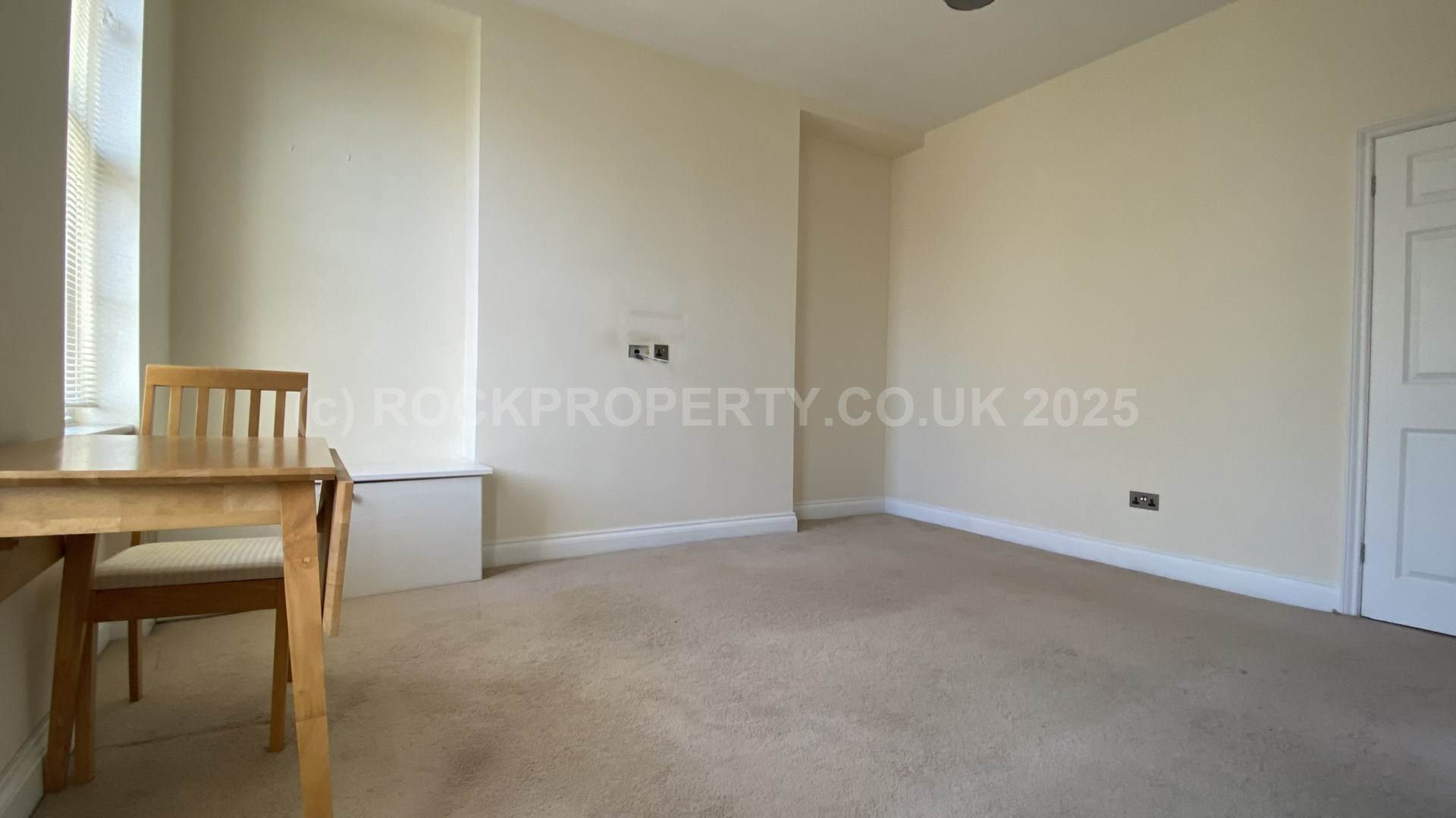 LARGE 1 BED + PARKING, Rouge Bouillon, St Helier, Image 5