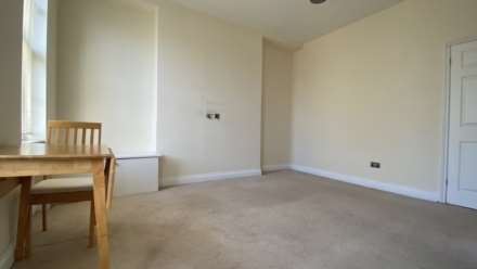 LARGE 1 BED + PARKING, Rouge Bouillon, St Helier, Image 5