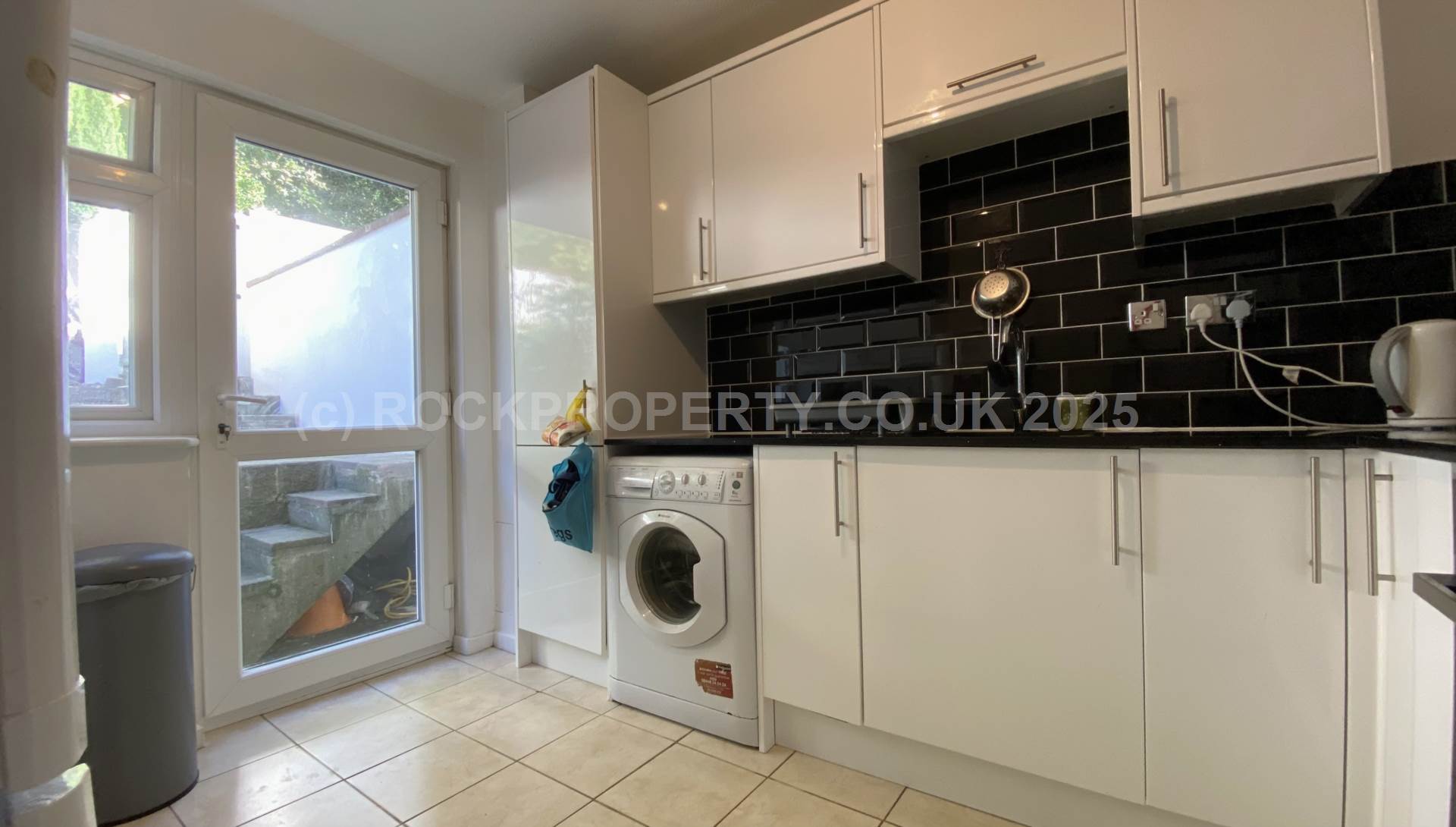 3 Bed Home / Private Garden / Parking, Willow Grove, Town Outskirts, Image 10