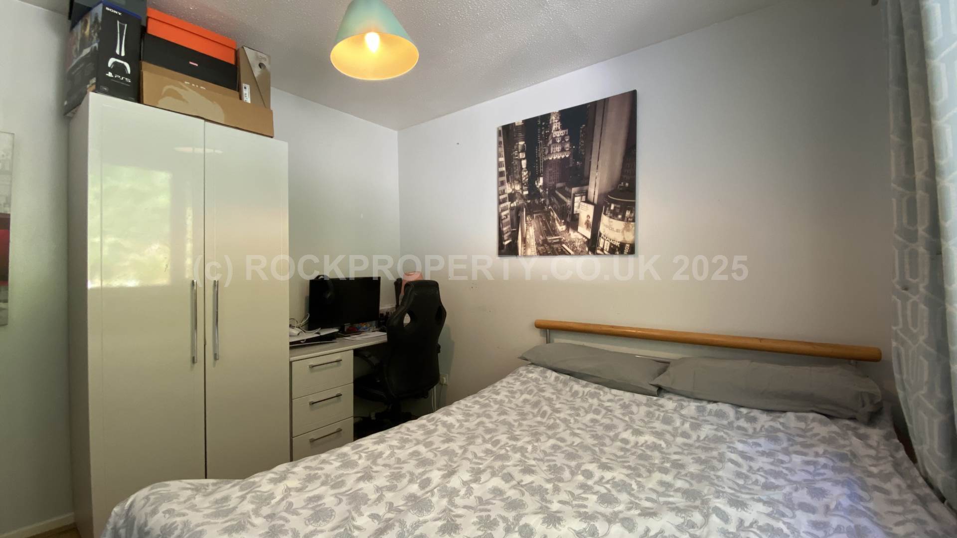 3 Bed Home / Private Garden / Parking, Willow Grove, Town Outskirts, Image 15