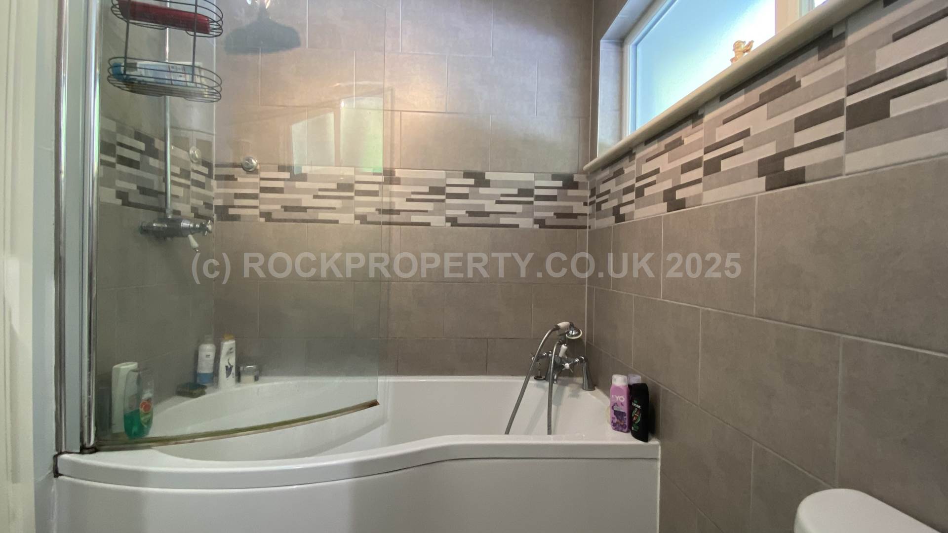 3 Bed Home / Private Garden / Parking, Willow Grove, Town Outskirts, Image 18