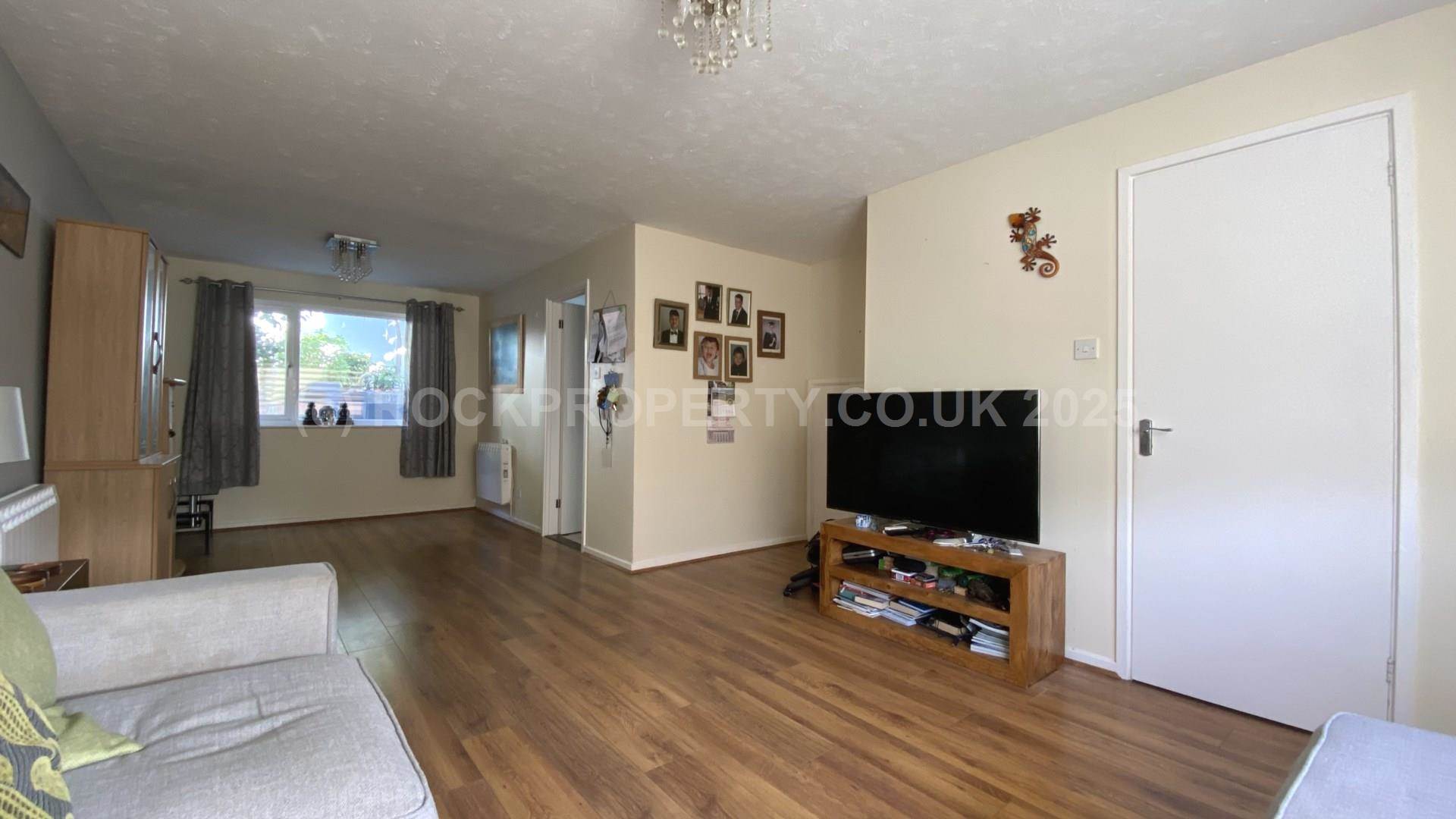 3 Bed Home / Private Garden / Parking, Willow Grove, Town Outskirts, Image 3
