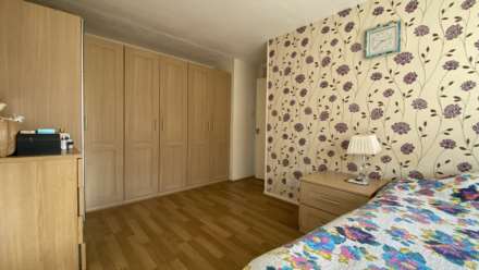 3 Bed Home / Private Garden / Parking, Willow Grove, Town Outskirts, Image 12