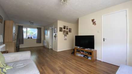 3 Bed Home / Private Garden / Parking, Willow Grove, Town Outskirts, Image 3