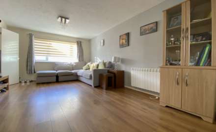 3 Bed Home / Private Garden / Parking, Willow Grove, Town Outskirts, Image 7