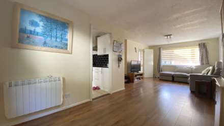 3 Bed Home / Private Garden / Parking, Willow Grove, Town Outskirts, Image 8