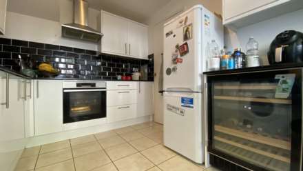3 Bed Home / Private Garden / Parking, Willow Grove, Town Outskirts, Image 9