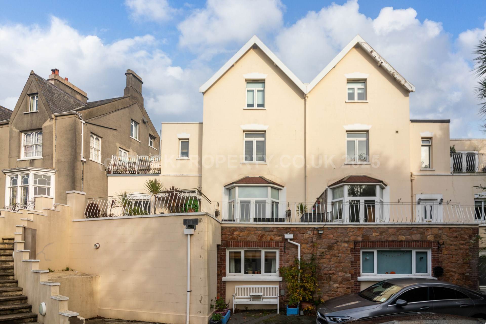 Spacious 1 Bed + Parking, Waverley Crescent, St Saviours Rd, Image 13