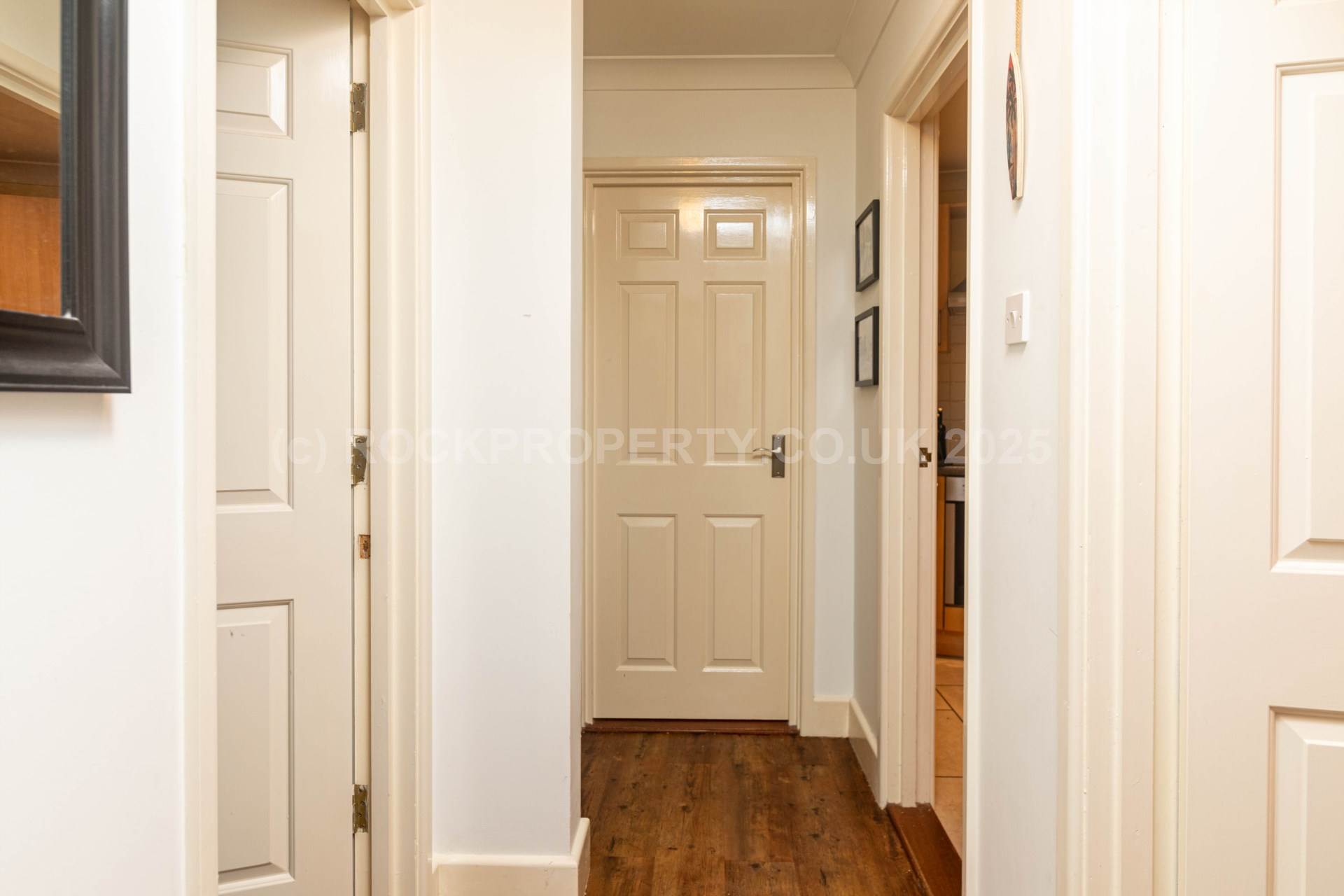 Spacious 1 Bed + Parking, Waverley Crescent, St Saviours Rd, Image 9
